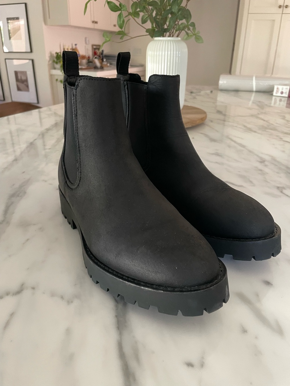 Thursday Boot Company Chelsea Boots Legend Matte Black Leather Size 10 Women - Picture 2 of 12